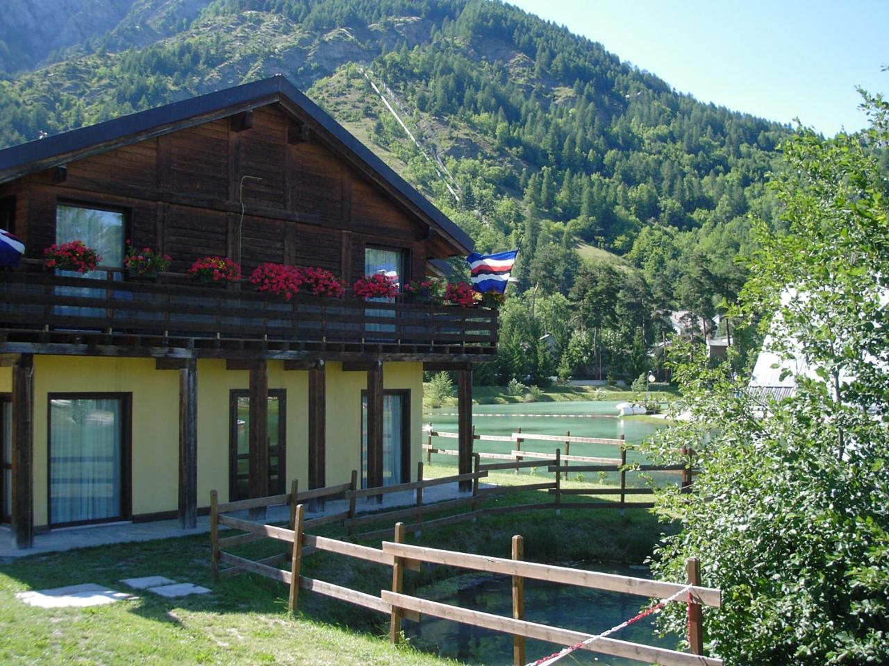Hotel Ca Fiore Bardonecchia Exterior photo